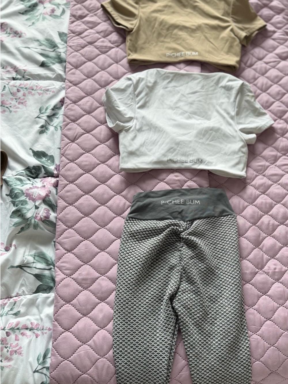 Pchee Bum Tan & white crops, gray/white legging